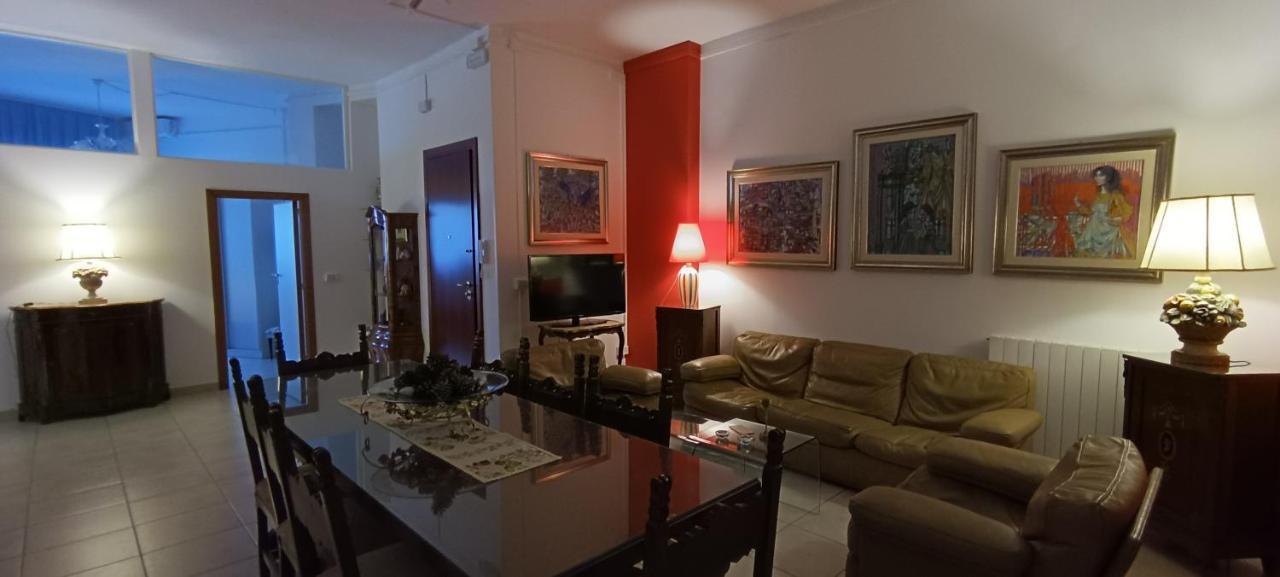 Amanda'S Apartment Taranto Exterior foto